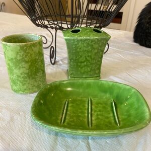 Bathroom Green Ceramic Dishes by SevenSeas